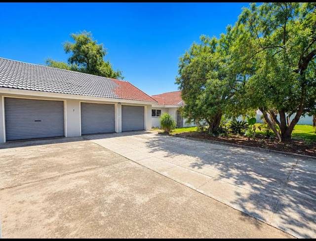 3 BEDROOM HOUSE FOR SALE IN THREE RIVERS EAST